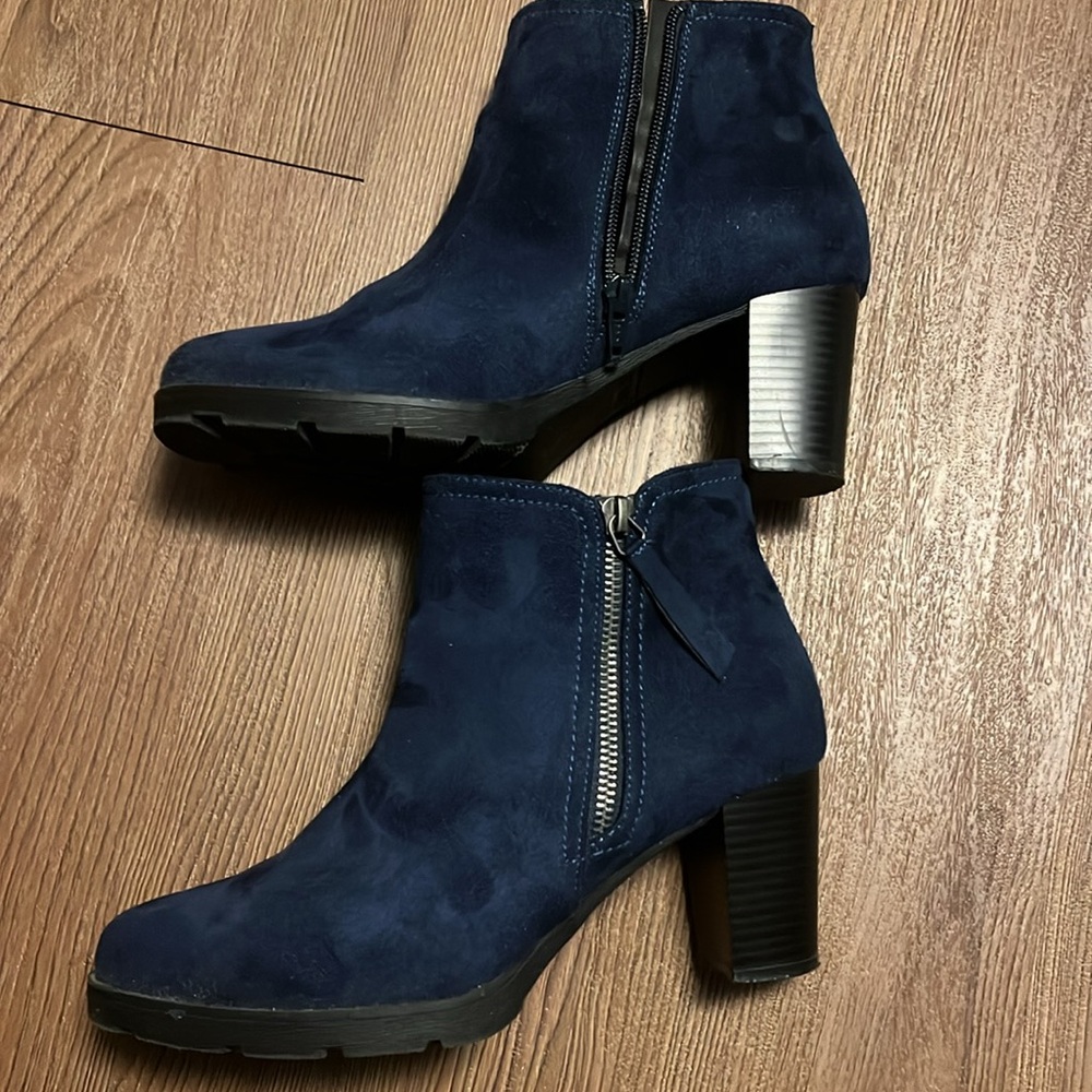 Dark blue ankle booties with heel, size 8 - Picture 3 of 5